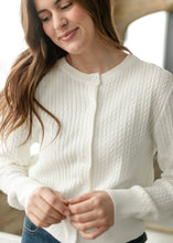 Load image into Gallery viewer, Mason White Button Up Cardigan / Cárdigan Blanco Mason con Botones