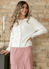 Load image into Gallery viewer, Mason White Button Up Cardigan / Cárdigan Blanco Mason con Botones