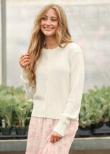 Load image into Gallery viewer, Mason White Button Up Cardigan / Cárdigan Blanco Mason con Botones